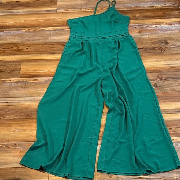 Women’s Aisbei Green Wide Leg One Shoulder Adjustable Strap Jumpsuit w/ Pockets - Picture 1 of 4